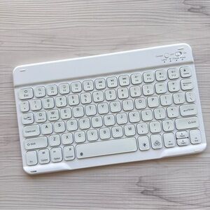 Sleek White Wireless Bluetooth Tablet Keyboard